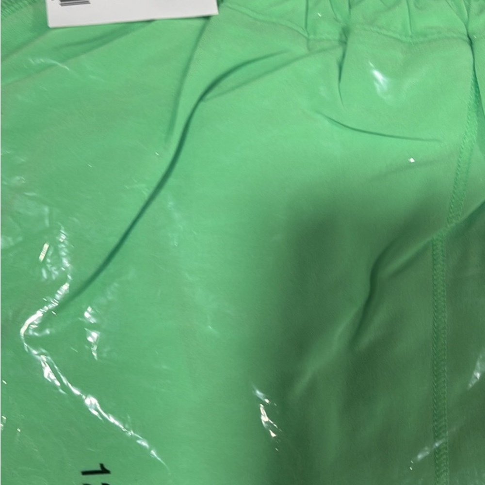 Nwt hotty hot 4’ low rise